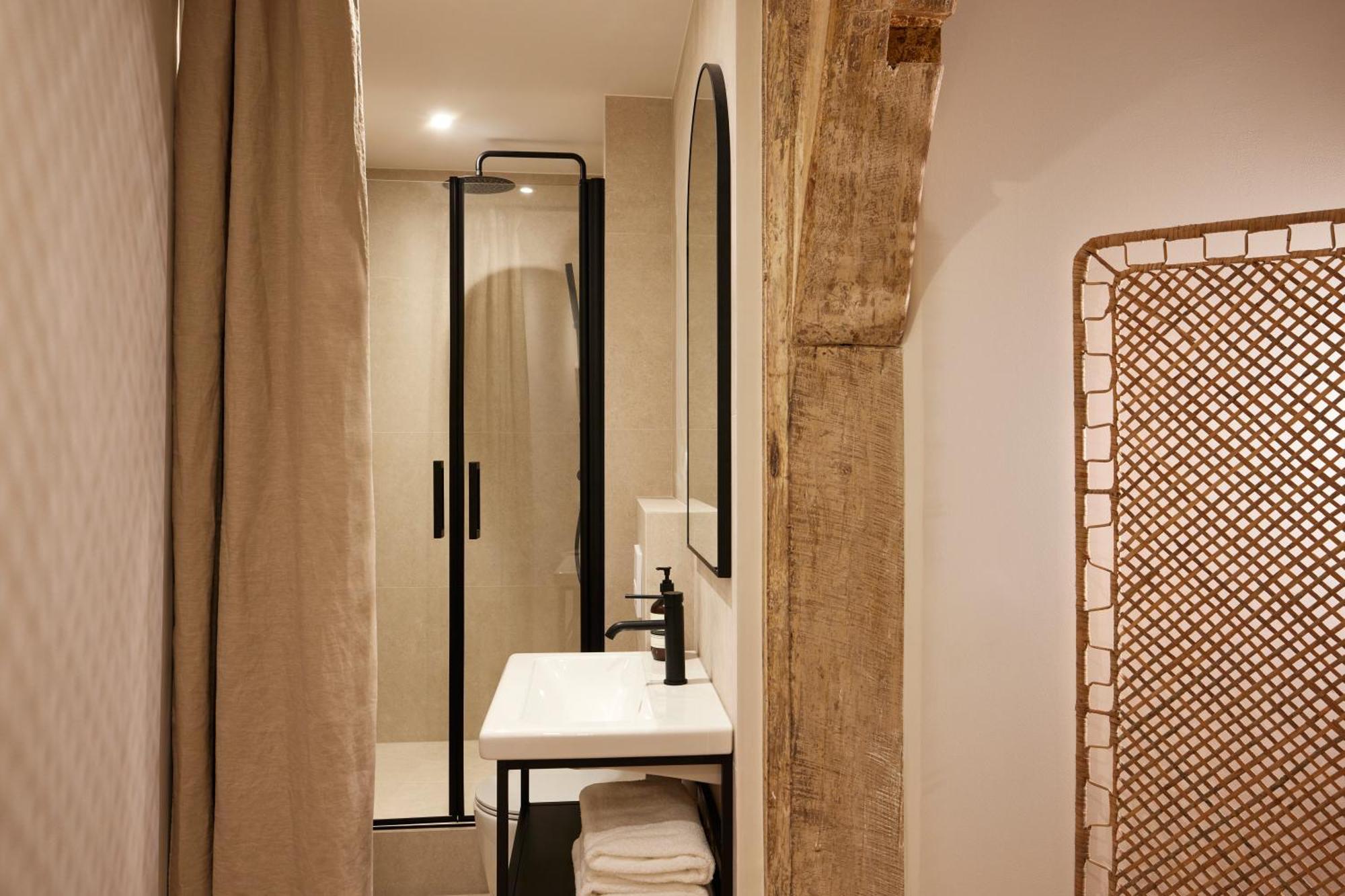 Stylish 2br & 2ba With Private Terrace Appartement