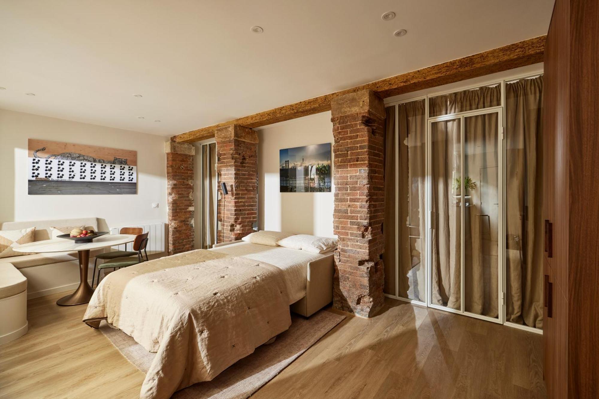 Stylish 2br & 2ba With Private Terrace Appartement Parijs