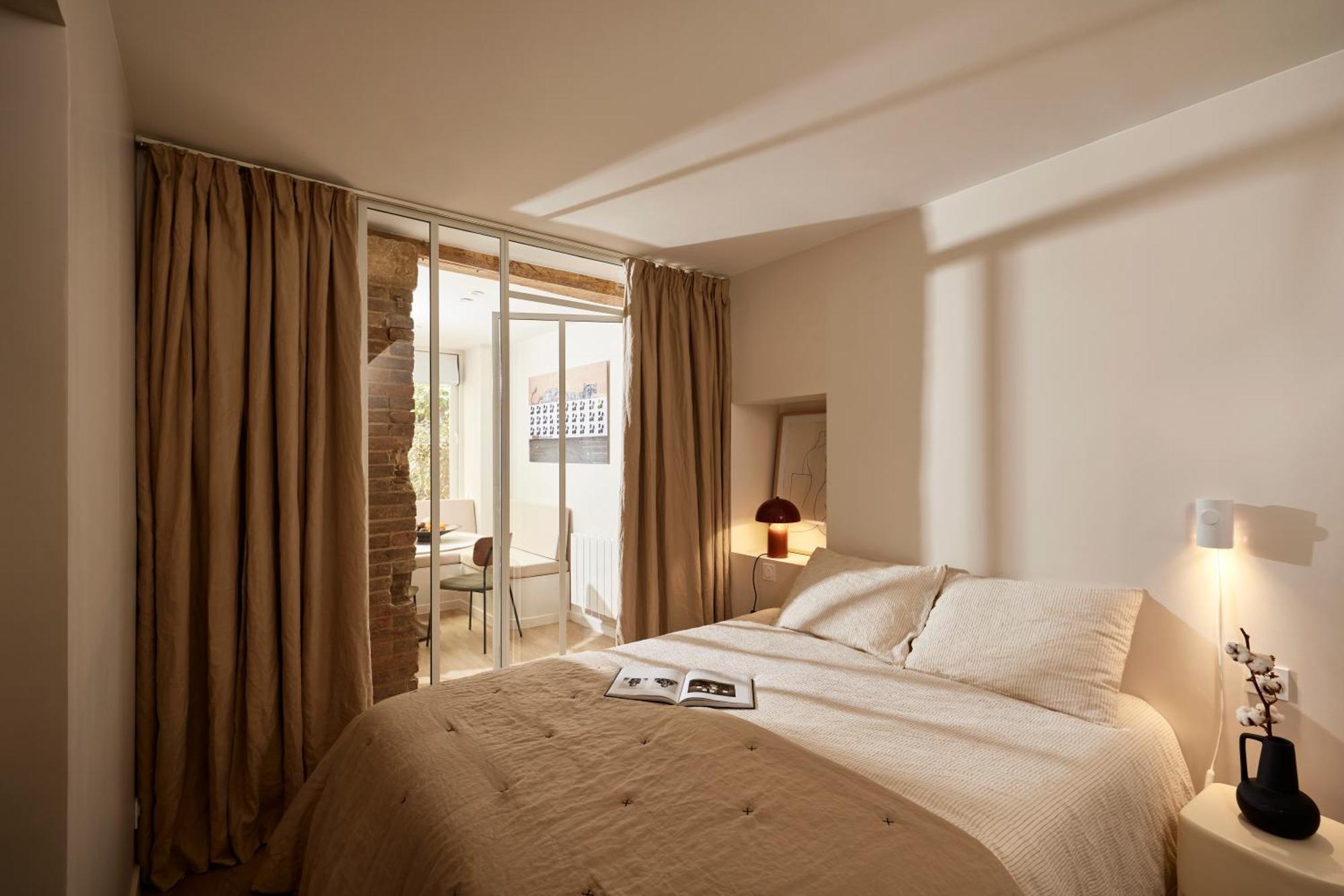 Appartement Stylish 2br & 2ba With Private Terrace Parijs