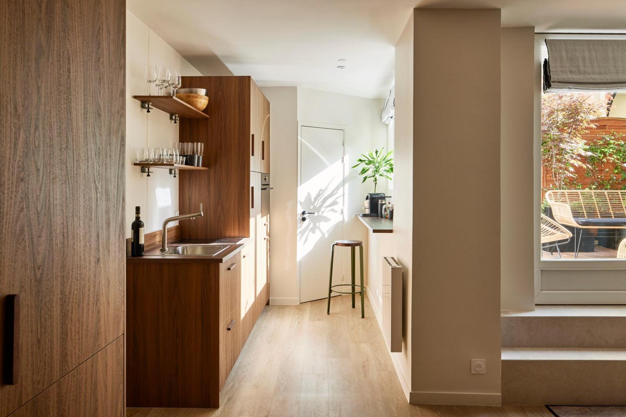 Stylish 2br & 2ba With Private Terrace * Parijs