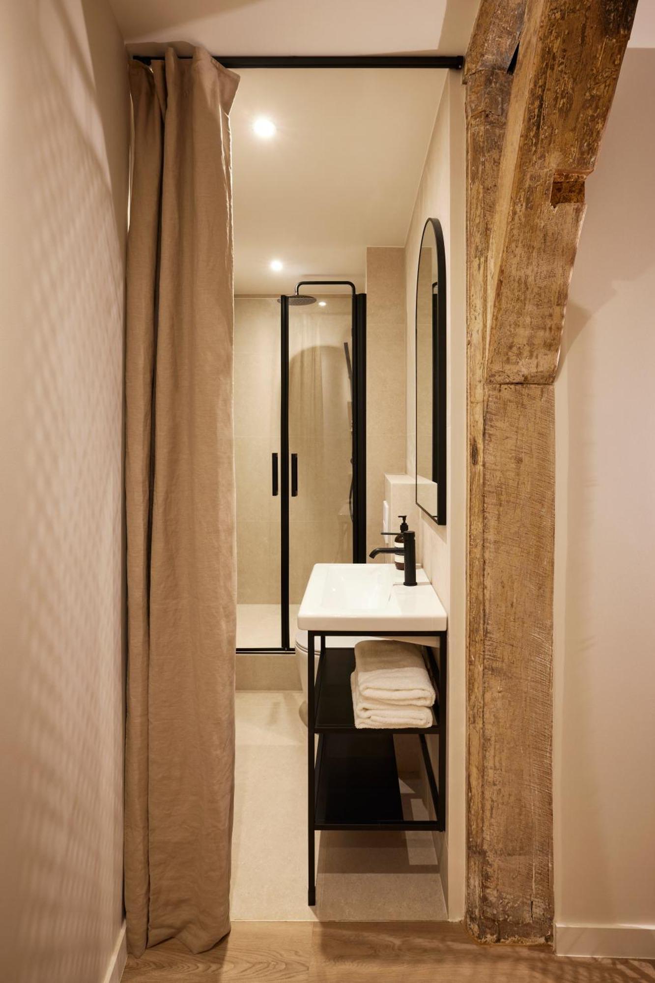Stylish 2br & 2ba With Private Terrace Appartement